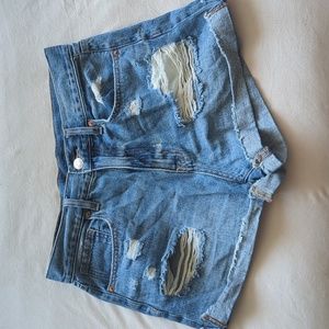 Like new Aeropostale distressed mom shorts size 8